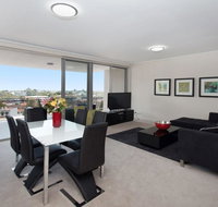 The Junction Palais - Modern and Spacious 2BR Bondi Junction Apartment Close to Everything - Accommodation Ballina