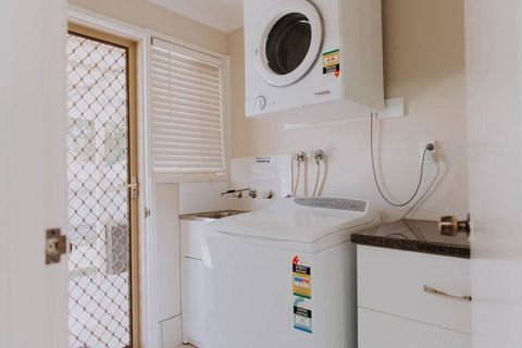 Central Wagga Self Catering Apartment - Accommodation Ballina 12