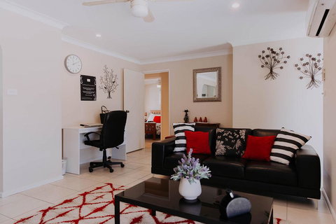 Central Wagga Self Catering Apartment - Accommodation Ballina 0