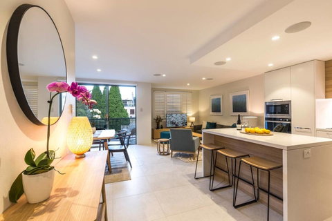Nobbs Â· Executive 2 Storey Sydney Apartment With Pool - Accommodation Ballina 4