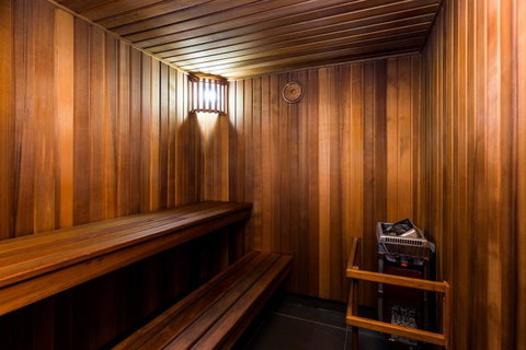 Nobbs Â· Executive 2 Storey Sydney Apartment With Pool - Accommodation Ballina 14