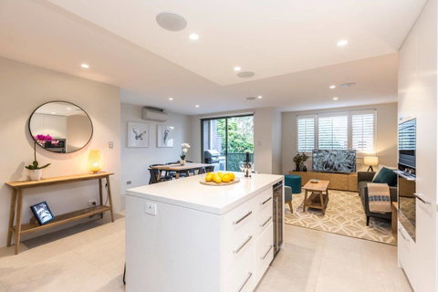 Nobbs Â· Executive 2 Storey Sydney Apartment With Pool - Accommodation Ballina 2