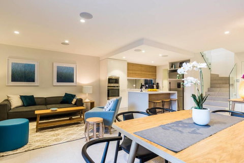 Nobbs Â· Executive 2 Storey Sydney Apartment With Pool - Accommodation Ballina 1