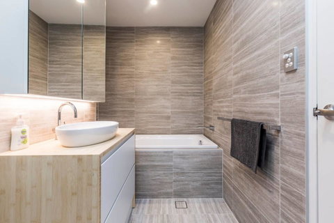 Nobbs Â· Executive 2 Storey Sydney Apartment With Pool - Accommodation Ballina 8