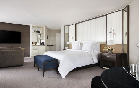 Four Seasons Hotel Sydney - Accommodation Ballina 2