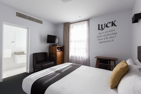 The Lucky Hotel - Accommodation Ballina 3