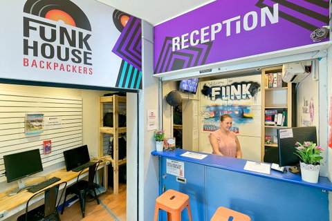 Mad Monkey Downtown - Accommodation Ballina 3
