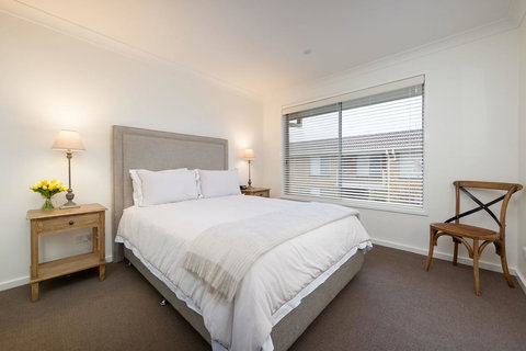 Sleeping In Style - Central & Sophisticated - Accommodation Ballina 3