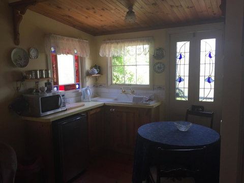 Braeside Garden Cottages - Accommodation Ballina 2