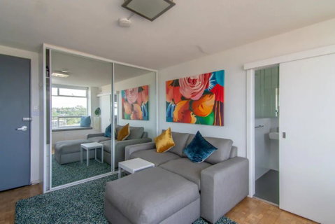 Bright Studio With Amazing City Views - Accommodation Ballina 0