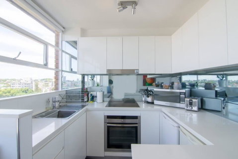 Bright Studio With Amazing City Views - Accommodation Ballina 2