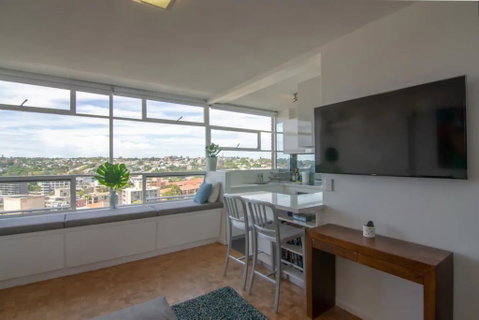 Bright Studio With Amazing City Views - Accommodation Ballina 3