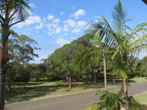 Cabenay 3 - VIEWS ACROSS THE PARK - Accommodation Ballina 2