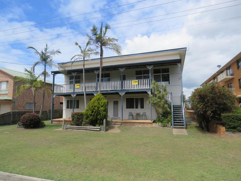 Cabenay 3 - VIEWS ACROSS THE PARK - Accommodation Ballina 1