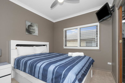 Calypso, Unit 5 - The Entrance - Accommodation Ballina 3