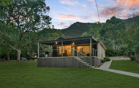 Central Views Halls Gap - Accommodation Ballina 0