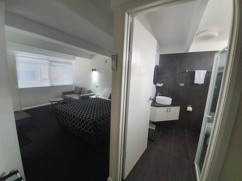 Charles Sturt Motor Inn - Accommodation Ballina 3