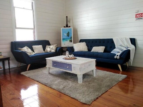 Classic Q'slander, Huge Deck, Pool, Cowboy Stadium - Accommodation Ballina 0