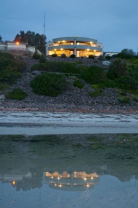 Cliff House Beachfront Villas - Accommodation Ballina 3