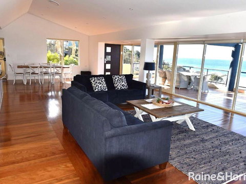 Cliff View - 62 Forresters Beach Road - Accommodation Ballina 1