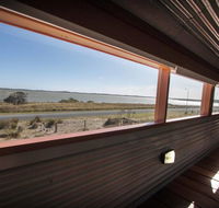 Coorong Aurora - breathtaking waterfront escape - Accommodation Ballina