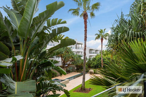 COTTON BEACH 85 - PRIVATE Mid Floor APARTMENT - Accommodation Ballina 3