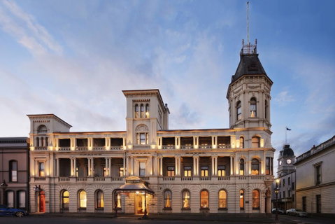 Craig's Royal Hotel - Accommodation Ballina 0