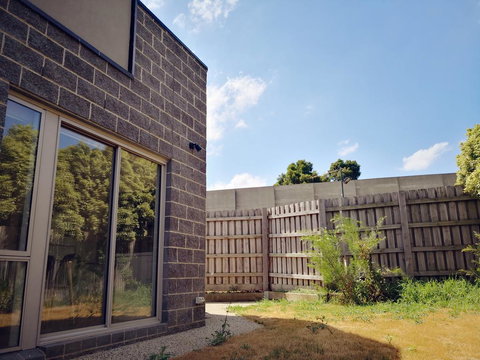 Delicate And Peaceful Bundoora Townhouse 11-R4 - Accommodation Ballina 1