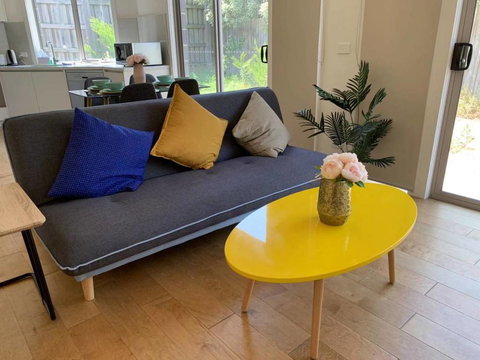 Delicate And Peaceful Bundoora Townhouse 7 - Accommodation Ballina 0