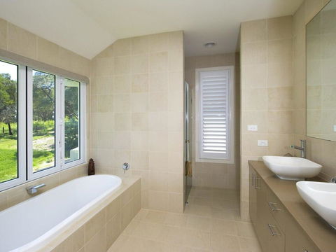 Echo Beach House, 16 Reflections Dr - Luxurious House With Magnificent Pool And Ducted Air - Accommodation Ballina 2