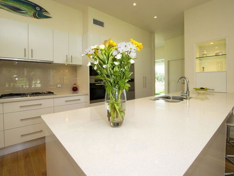 Echo Beach House, 16 Reflections Dr - Luxurious House With Magnificent Pool And Ducted Air - Accommodation Ballina 1