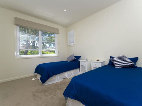Echo Beach House, 16 Reflections Dr - Luxurious House With Magnificent Pool And Ducted Air - Accommodation Ballina 3