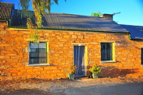 Emma Tiver Heritage Cottage - Accommodation Ballina 2