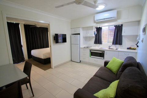 Endeavour Inn Emu Park - Accommodation Ballina 0
