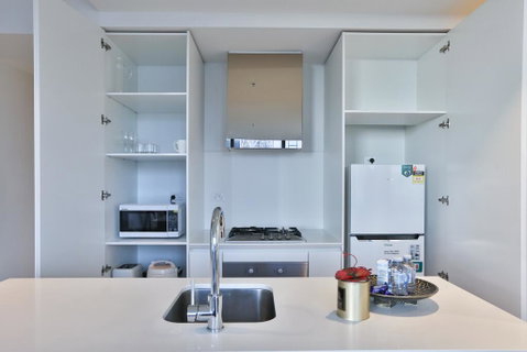 EQ TOWER Melbourne CBD APT - Accommodation Ballina 2