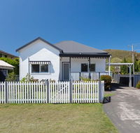 Escape to the Cottage 68 Tomaree Rd pet friendly and boat parking and WIFI - Accommodation Ballina