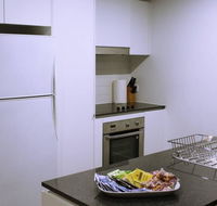 Executively Styled 2 Bed 2 Bath Perfect Location - Accommodation Ballina