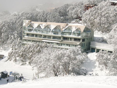 Falls Creek Country Club - Accommodation Ballina 1