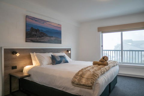 Falls Creek Hotel - Accommodation Ballina 1