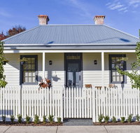 Farmers Arms Heritage Cottage - Accommodation Ballina