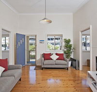 Fingal Beach Shack  Fingal Bay - Accommodation Ballina