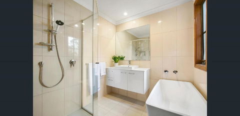 Floraison Red Hill - Accommodation Ballina 2