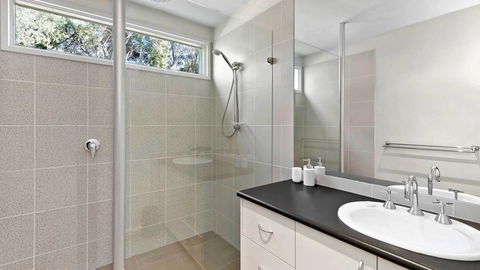 FLORENCE HOUSE Sundrenched Luxury With Pool & Deck - Accommodation Ballina 1