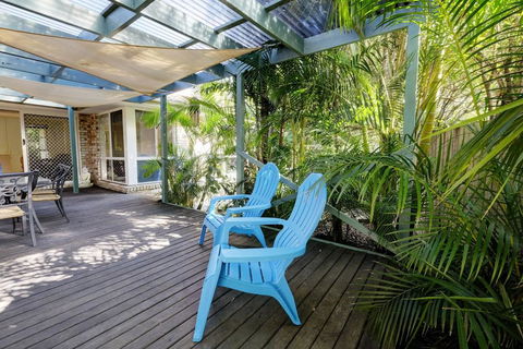 FRANGIPANI BEACH HOUSE - PET FRIENDLY 22 Belbourie Cres Boomerang Beach - Accommodation Ballina 3