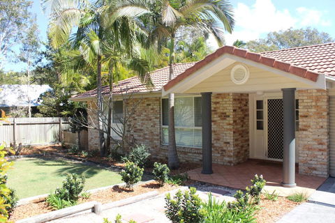 FRANGIPANI BEACH HOUSE - PET FRIENDLY 22 Belbourie Cres Boomerang Beach - Accommodation Ballina 0