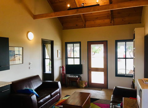 French Island Cottage - Accommodation Ballina 3