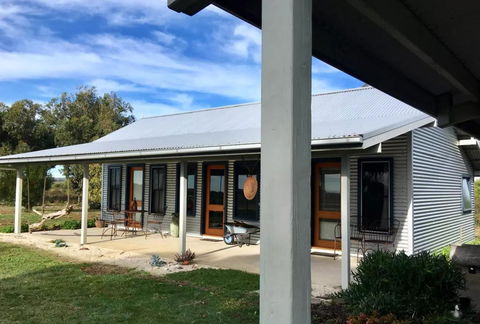 French Island Cottage - Accommodation Ballina 0