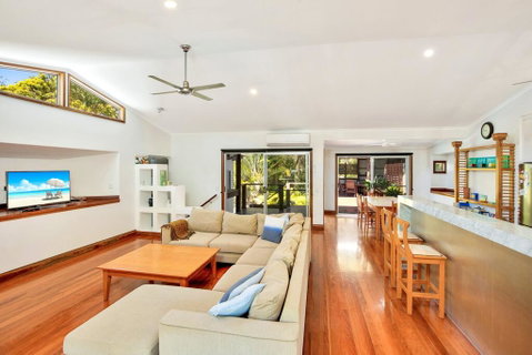 Gecko's Rest - Rainbow Shores, Executive Beach House, Pet Friendly, Pool, Wi-fi - Accommodation Ballina 2