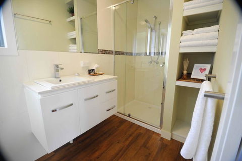 Gisborne Peak Winery Cottages - Accommodation Ballina 3