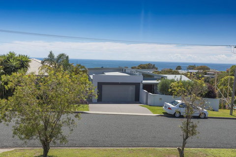 HAMPTONS - Accommodation Ballina 1